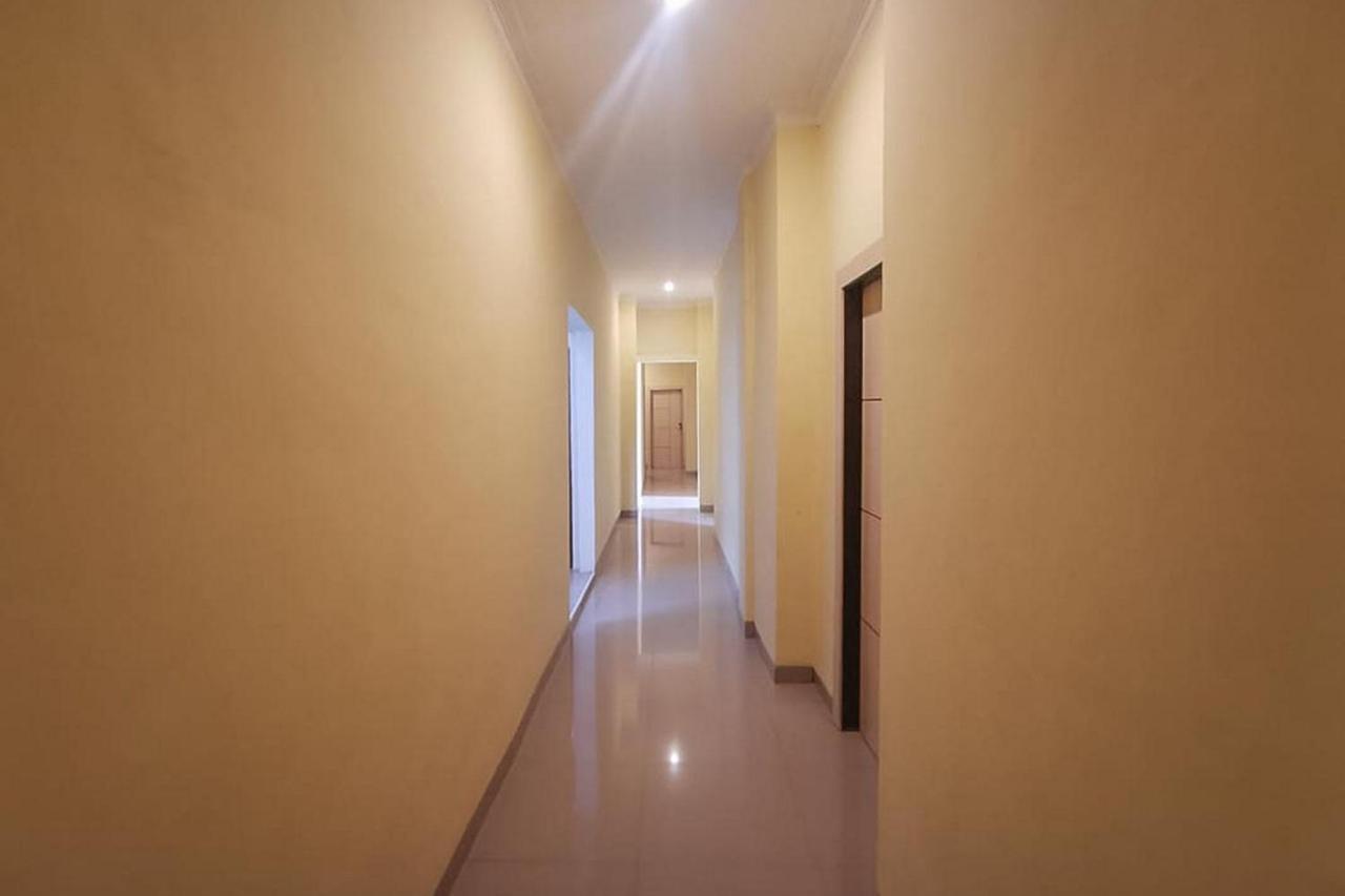 Reddoorz Near Kantor Walikota Bontang Nyerakat ภายนอก รูปภาพ