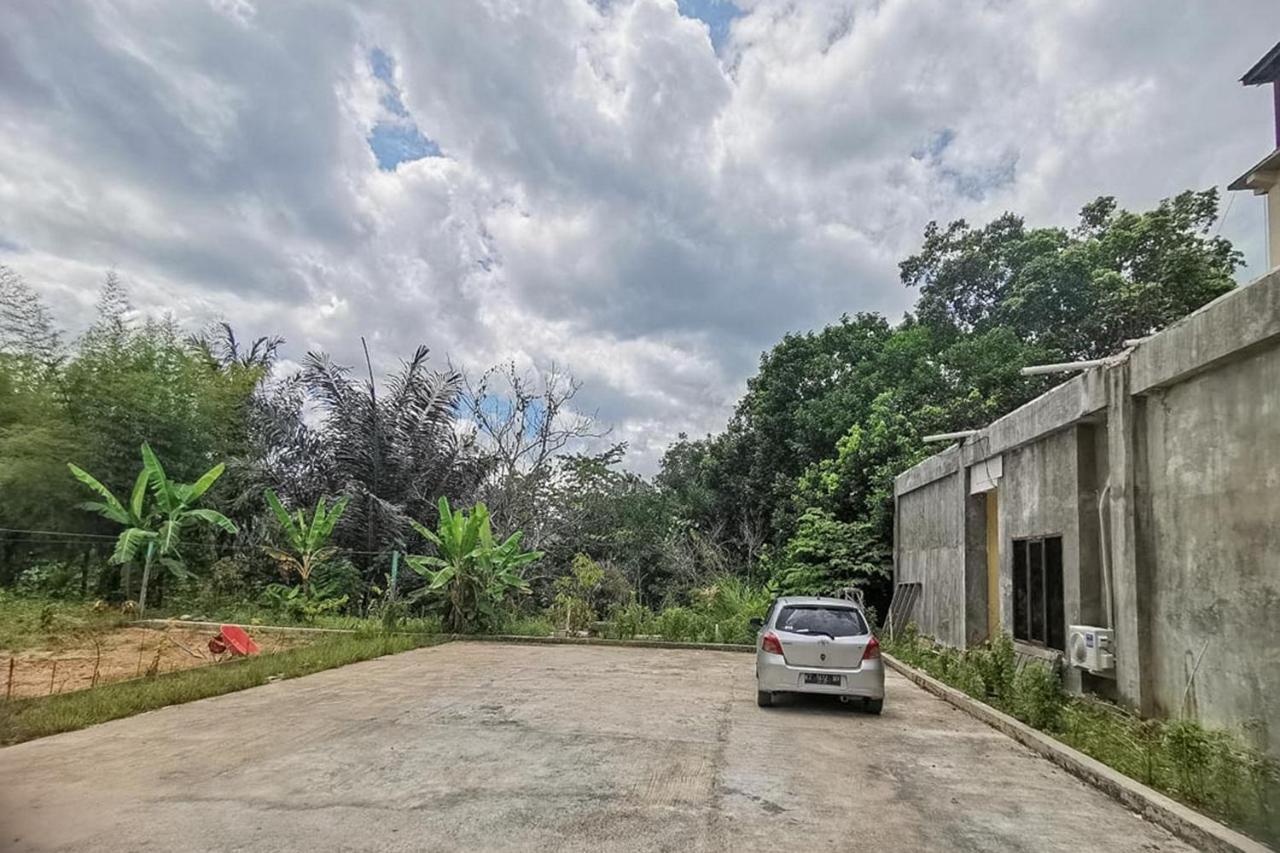 Reddoorz Near Kantor Walikota Bontang Nyerakat ภายนอก รูปภาพ